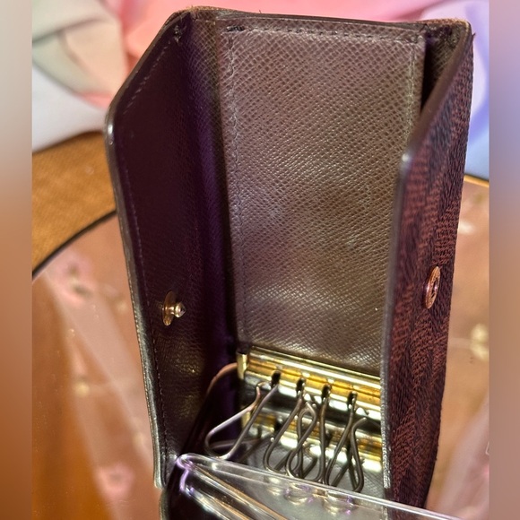 Louis Vuitton Damier Ebene 4 Key Cles / Wallet - Picture 6 of 11